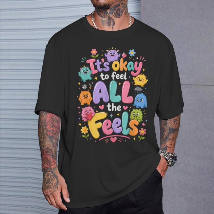 すべてが愛らしい感情的な認識を感じても大丈夫です Tシャツ 彼への贈り物