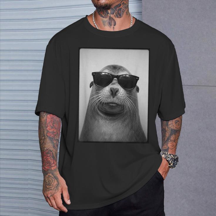 アシカ サングラス フォトブース レトロ 動物 アザラシ ポートレート Tシャツ 彼への贈り物
