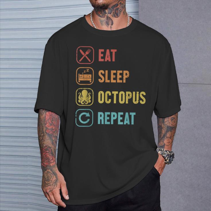イート・スリープ・オクトパス・リピート・セファロポッド・オクトポッドズ・ラバー・オクトパス Tシャツ 彼への贈り物