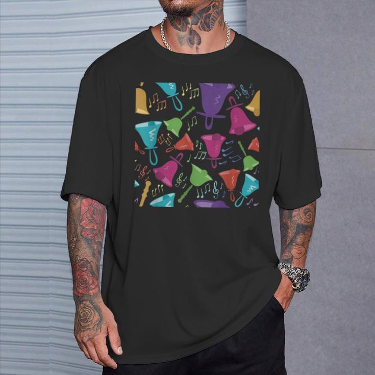 カラフルなハンドベルとメモ柄。 Tシャツ 彼への贈り物
