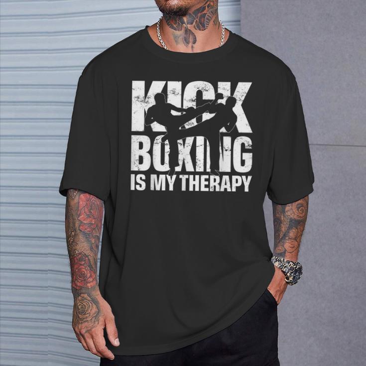 キックボクシングは私の治療法、キックボクシングの試合モチーフのキックボクサー Tシャツ 彼への贈り物