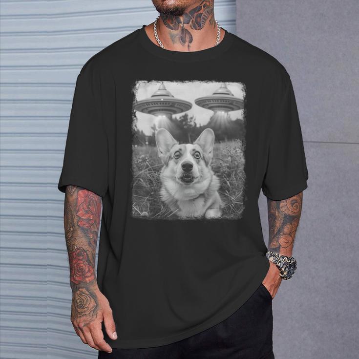 コーギー犬 Ufo エイリアン 地球外自撮り Tシャツ 彼への贈り物