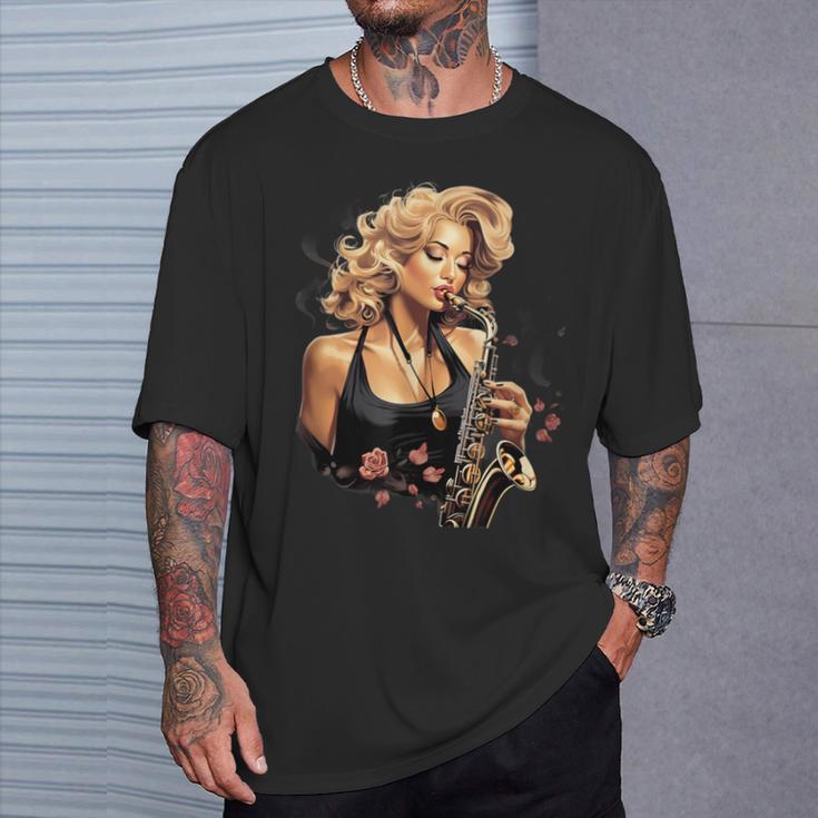 サックスを吹くピンナップの女の子 サックス奏者 ヴィンテージ Tシャツ 彼への贈り物