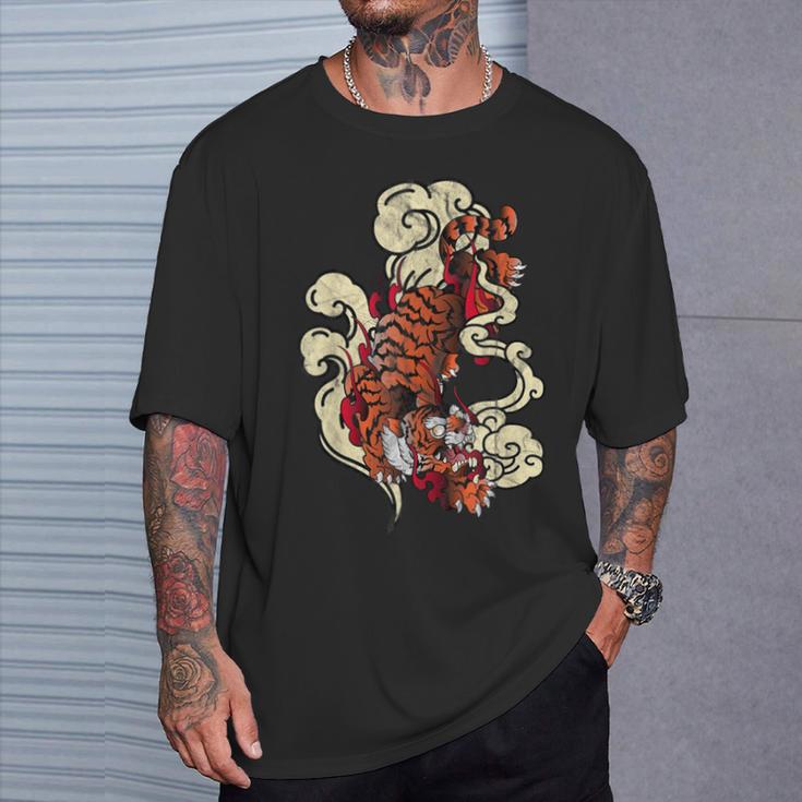 タトゥースタイル 伝統的な日本の虎 中国新年 Tシャツ 彼への贈り物