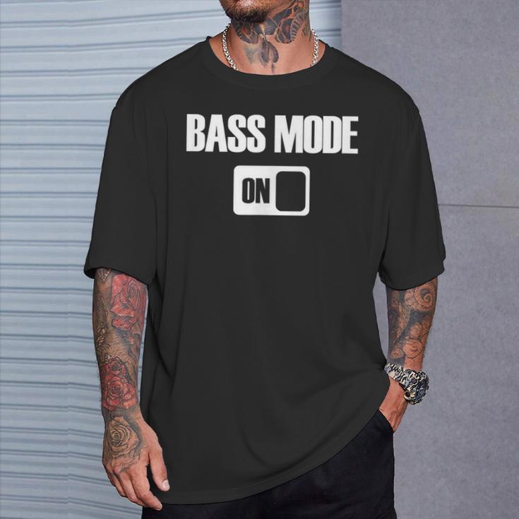 バスモードで楽しい音楽コーラスが歌います。 Tシャツ 彼への贈り物