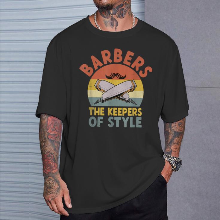 バーバーズスカルプティングの自信をすべての切り取ったヘアスタイルに。 Tシャツ 彼への贈り物