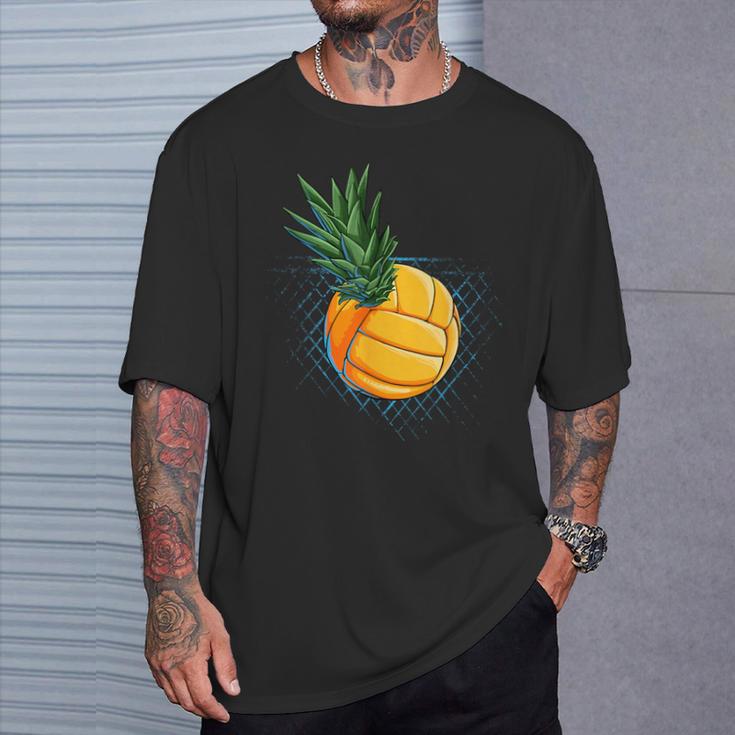 パイナップル バレーボール 面白い フルーツ ビーチ ハワイ ハワイアン スパイク Tシャツ 彼への贈り物