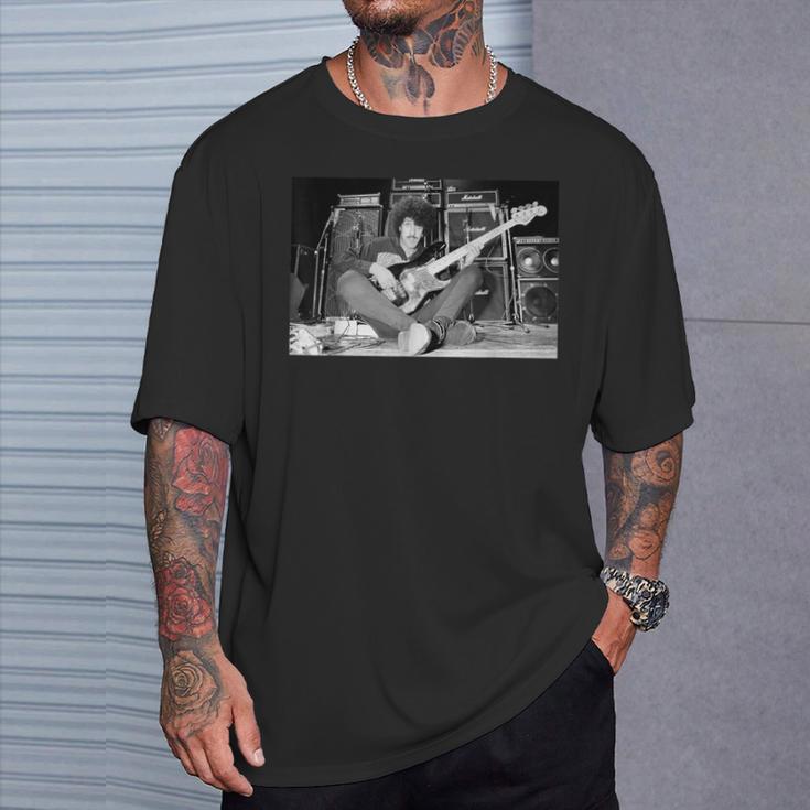 フィル・ライノット・シン・リジー・レコーディング・サンダー・アンド・ライトニング 1982 Tシャツ 彼への贈り物