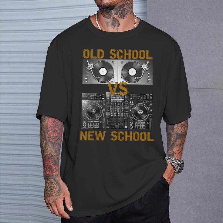 ミュージックdjs オールドスクールvs ニュースクールターンテーブル Tシャツ 彼への贈り物