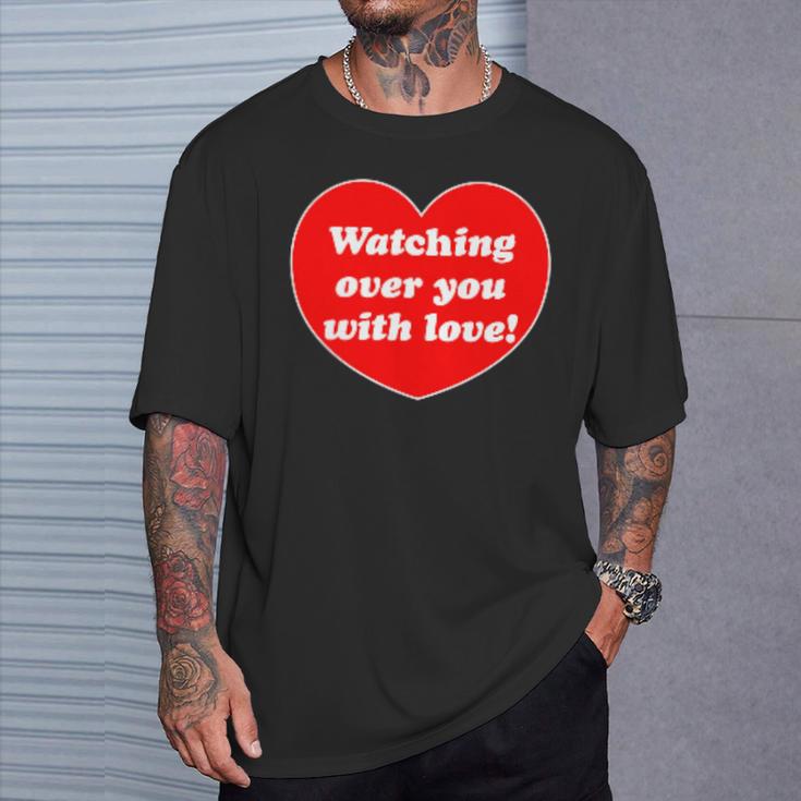 メルちゃんはあなたを見守っているよ！じーーーっ Tシャツ 彼への贈り物