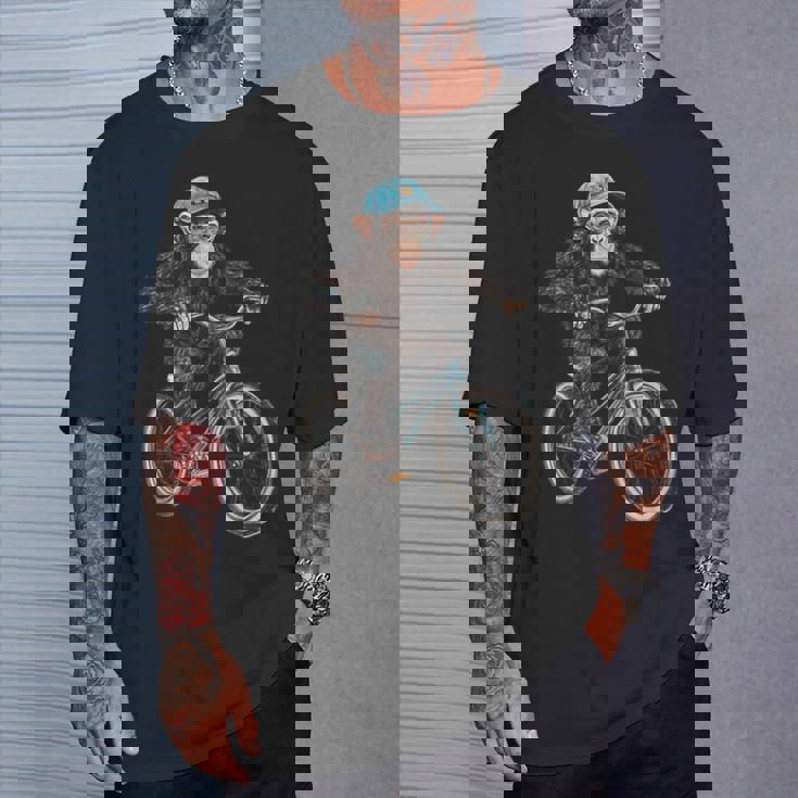 モンキー ライディング バイク ヴィンテージ 自転車 バイカー エイプ チンパンジー Tシャツ 彼への贈り物