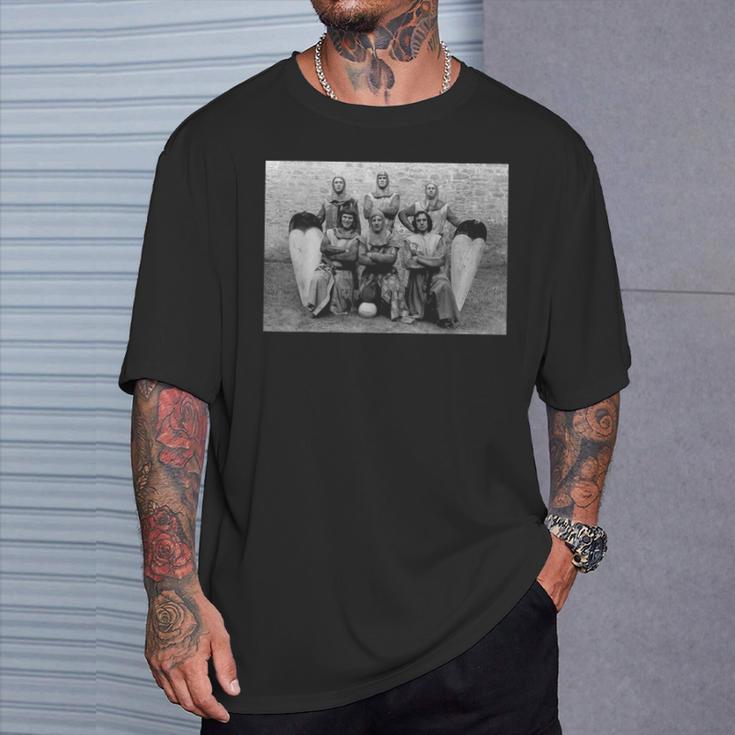 モンティ・パイソン ジョン・クリーズ フットボール・ナイツ Tシャツ 彼への贈り物