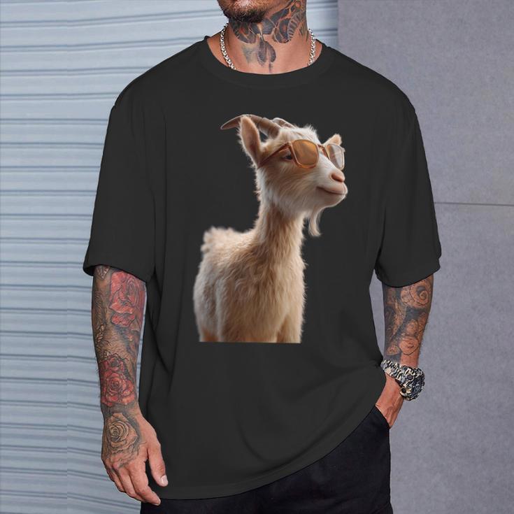 ヤギ 家畜ヤギ 野生ヤギ アイベックス ヤギ 甘味ヤギ Tシャツ 彼への贈り物