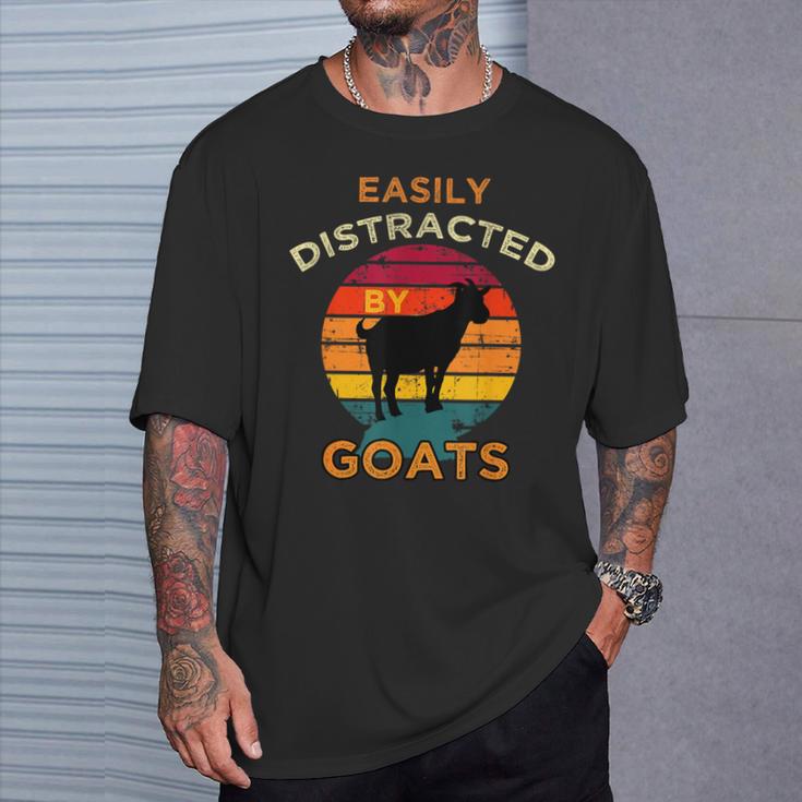 ヤギに簡単に気を取られるヤギ農場 Tシャツ 彼への贈り物