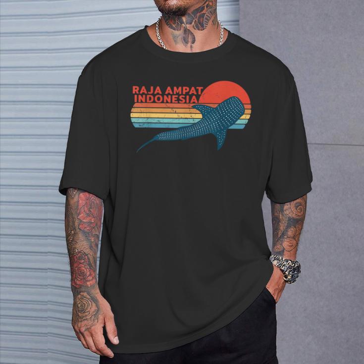 ラジャアンパットインドネシアジンベイザメ Tシャツ 彼への贈り物