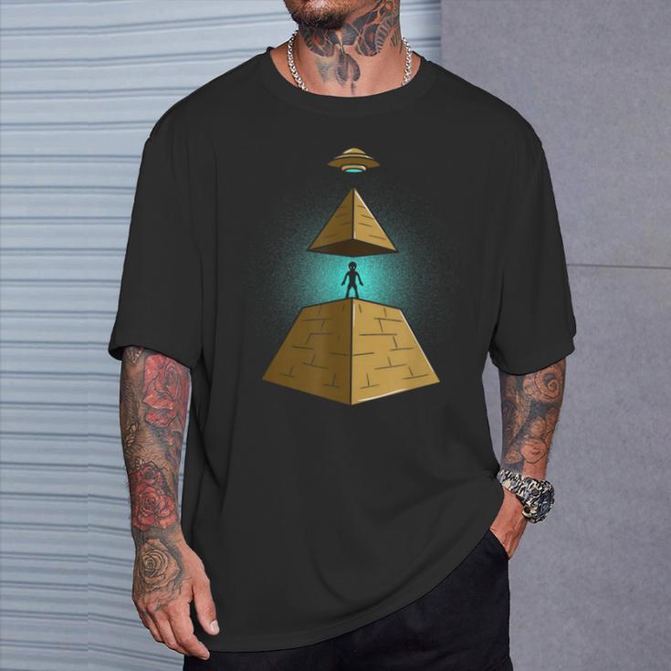 古代宇宙飛行士エジプトピラミッド宇宙人陰謀理論 Tシャツ 彼への贈り物