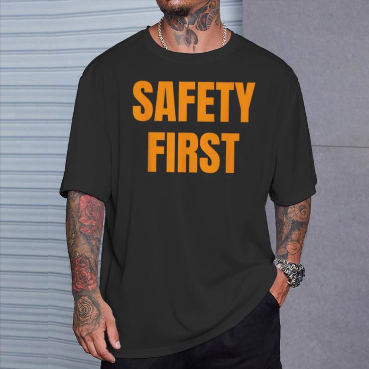 安全第一。 Tシャツ 彼への贈り物