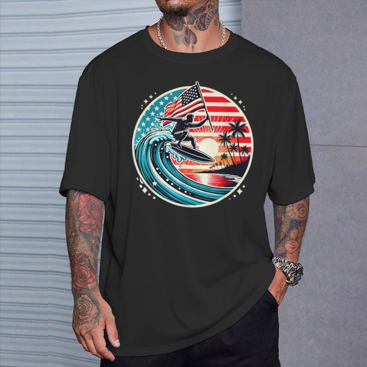 最高のサーフグラフィック アメリカ国旗 サーフィン サーフボード バケーション Tシャツ 彼への贈り物