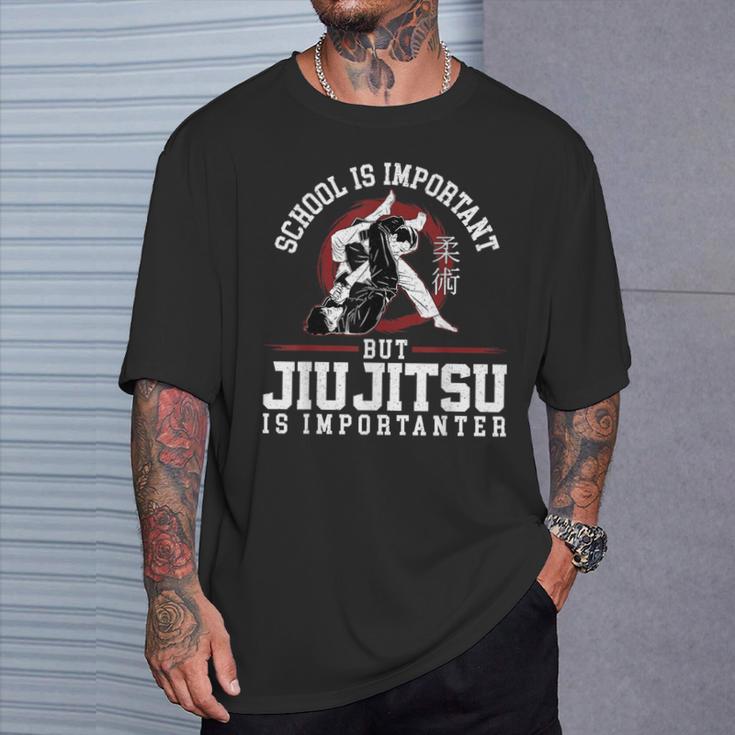 柔術学校は重要ですが、柔術は重要です Tシャツ 彼への贈り物