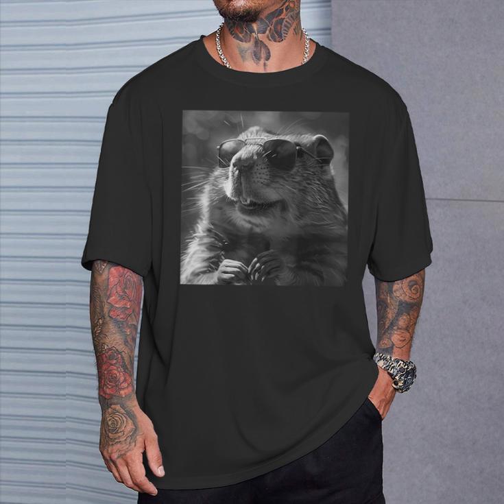生意気に笑うマーモット、面白い動物、面白いマーモット Tシャツ 彼への贈り物