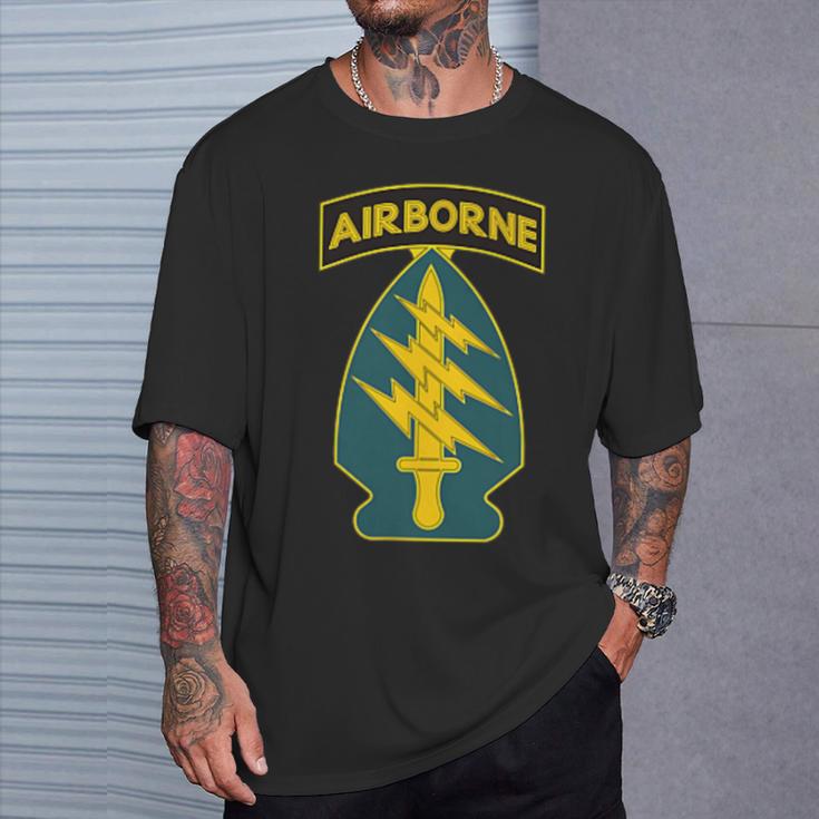 第1特殊部隊 アメリカ陸軍 グリーンベレー帽 空挺部隊f 退役軍 Tシャツ 彼への贈り物