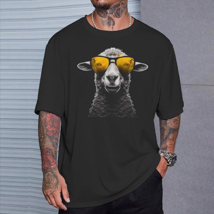 羊 サングラス アート 動物 イラスト グラフィック 羊 Tシャツ 彼への贈り物