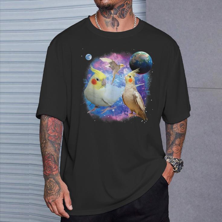 銀河を飛んでいる面白いオカメインコ オカメインコ Tシャツ 彼への贈り物
