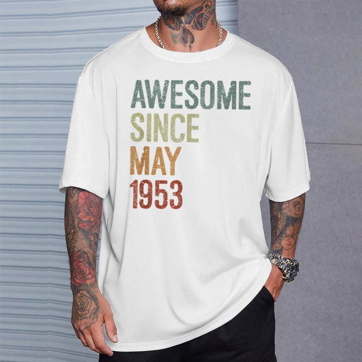 1953年5月以来素晴らしい誕生日。面白いレトロ。 Tシャツ 彼への贈り物