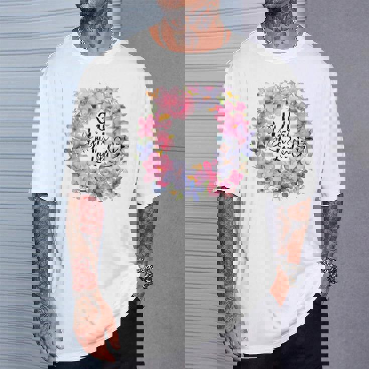 91 Years Loved 91歳の誕生日 フローラルリース ナインティワン Tシャツ 彼への贈り物