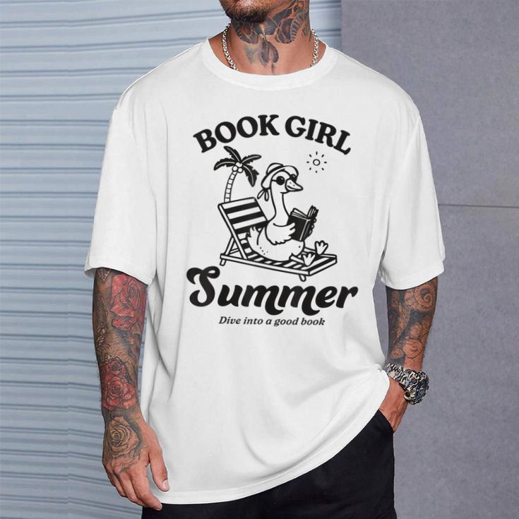 Book Girl Summer Reading Duck Retro Beach Vacation Bookworm T-Shirt Gifts for Him