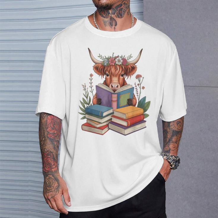 Cute Highland Cow With Book Floral Bookworm Librarian Book T-Shirt Gifts for Him Cute Highland Cow With Book Floral Bookworm Librarian Book T-Shirt Gifts for Him