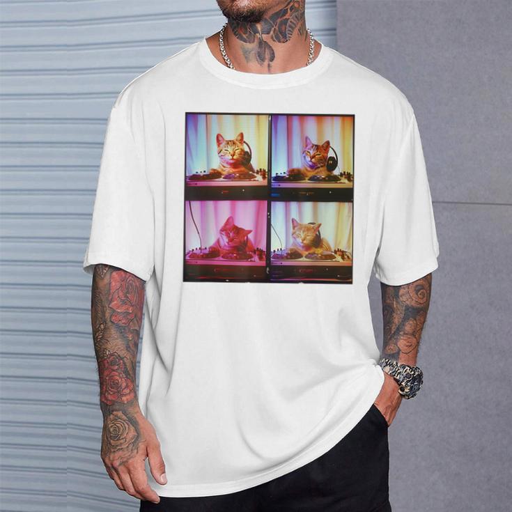 Dj Cat On Decks Cat Dj スクラッチ ターンテーブル カラフル Edm Tシャツ 彼への贈り物