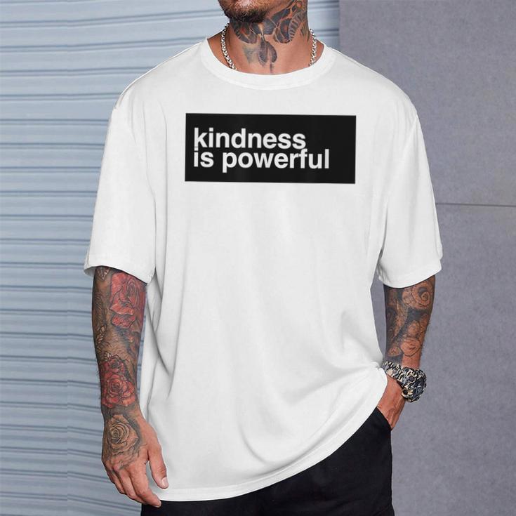 Kindness Is Powerful Tシャツ 彼への贈り物