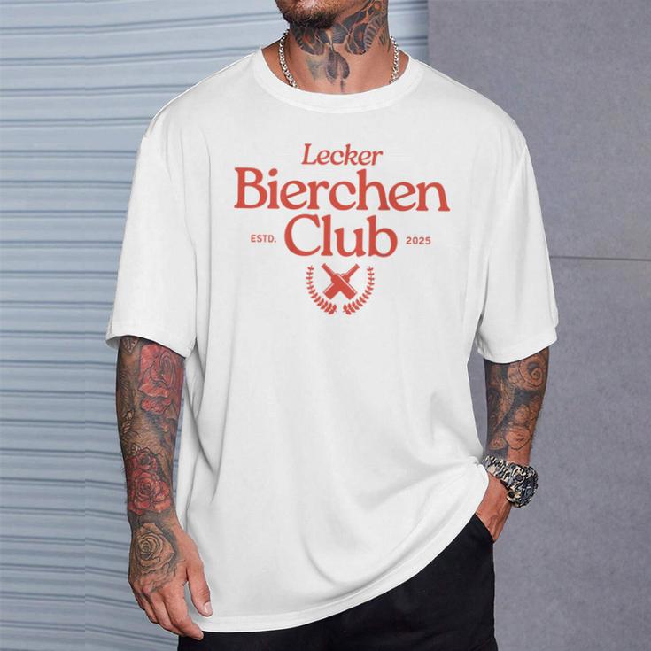 Lecker Bierchen Club Retro Team Malle Daydrinking Backprint T-Shirt Geschenke für Ihn