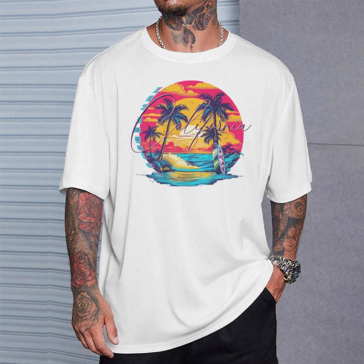 Los Angeles California、サーフィンサーフボードレトロ Tシャツ 彼への贈り物
