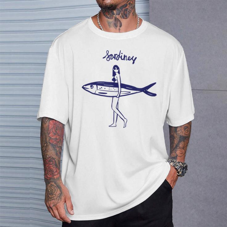 レトロな魚モチーフのガールイラスト シンプルな海風アートデザイン Tシャツ 彼への贈り物