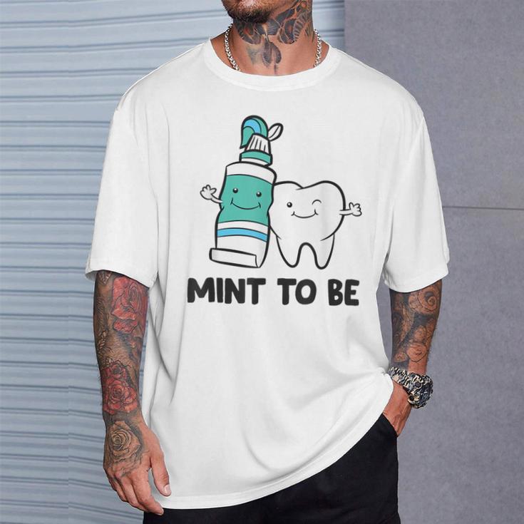 歯科医 衛生士 歯磨き粉 ミント To Be歯磨き粉 Tシャツ 彼への贈り物