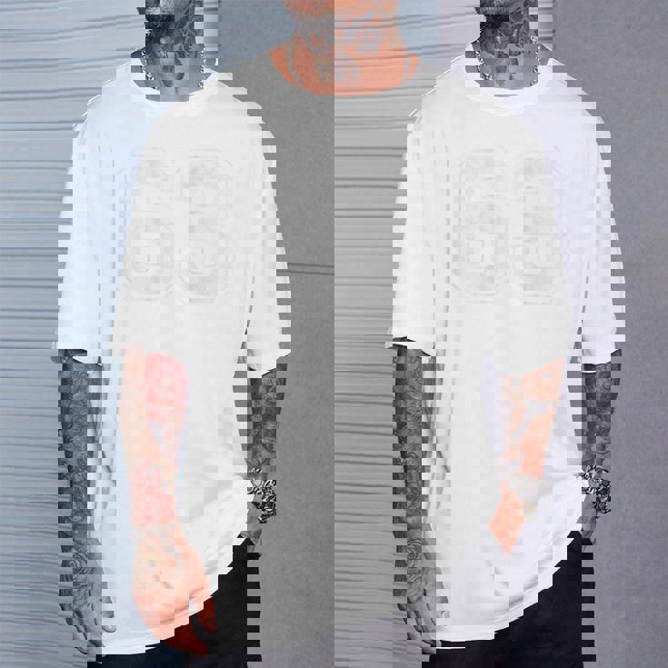 背面に63番。 Tシャツ 彼への贈り物