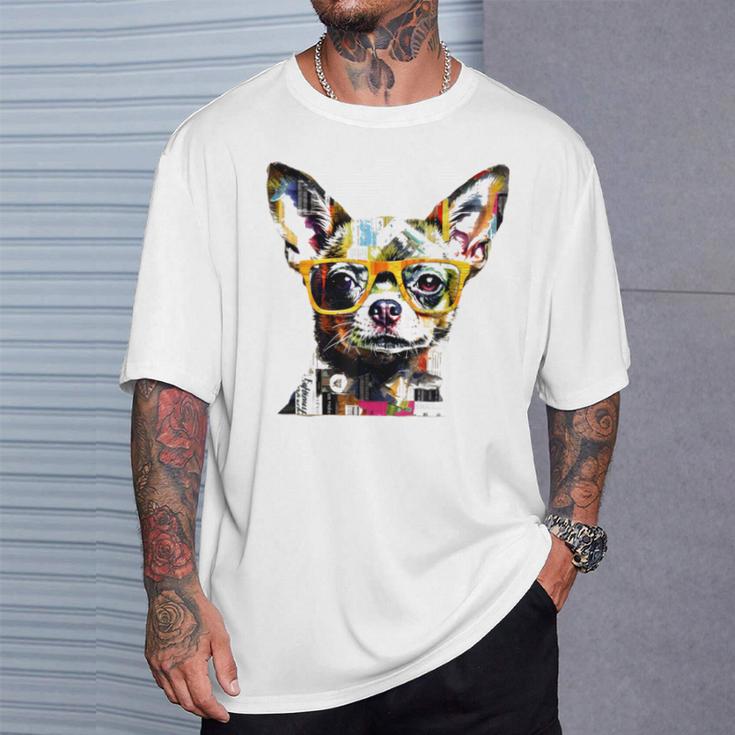 黄色のメガネを着たチワワ 明るい色 Tシャツ 彼への贈り物