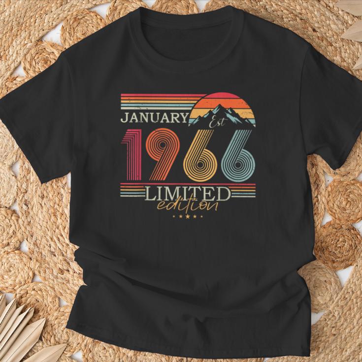 1966年1月生まれ 還暦祝い 60歳 誕生日 ヴィンテージ レトロ 1966 ギフト 男性 女性 Tシャツ 高齢者への贈り物