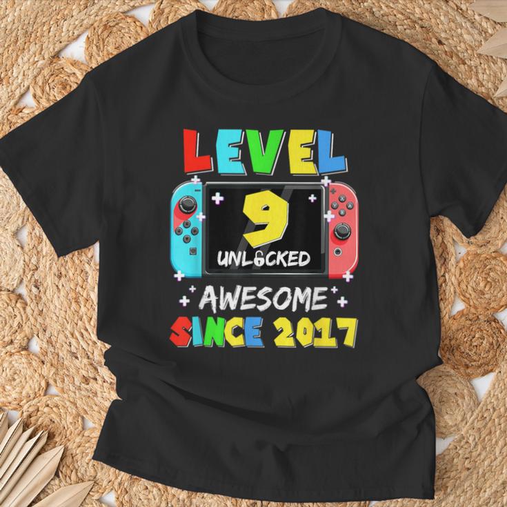 2017年以降、レベル9のロック解除済みゲーム9歳の誕生日。 Tシャツ 高齢者への贈り物