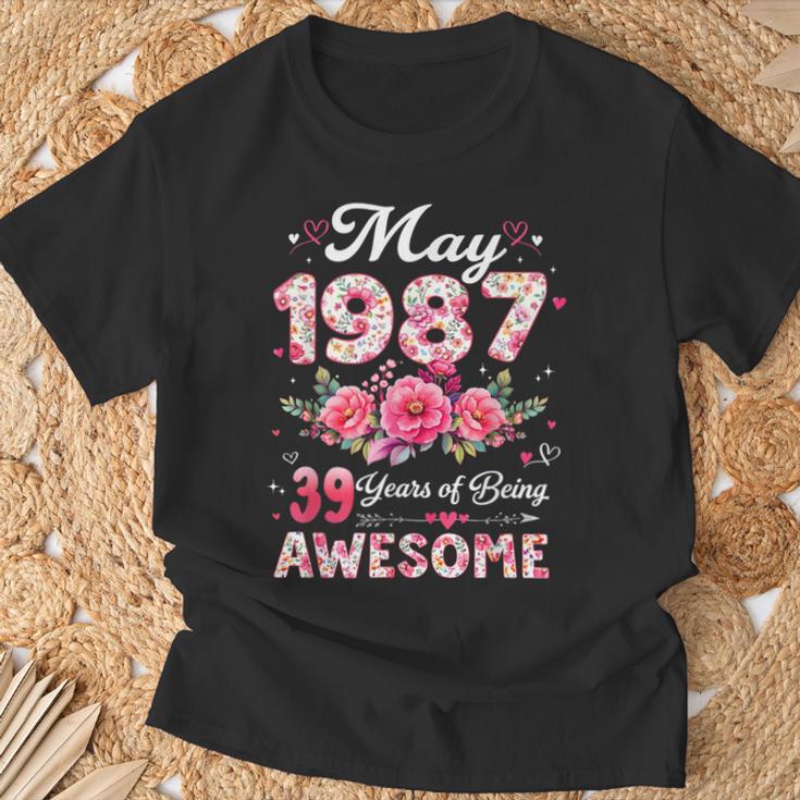 39歳 1987年5月 花柄 39歳 誕生日 男性 女性 Tシャツ 高齢者への贈り物