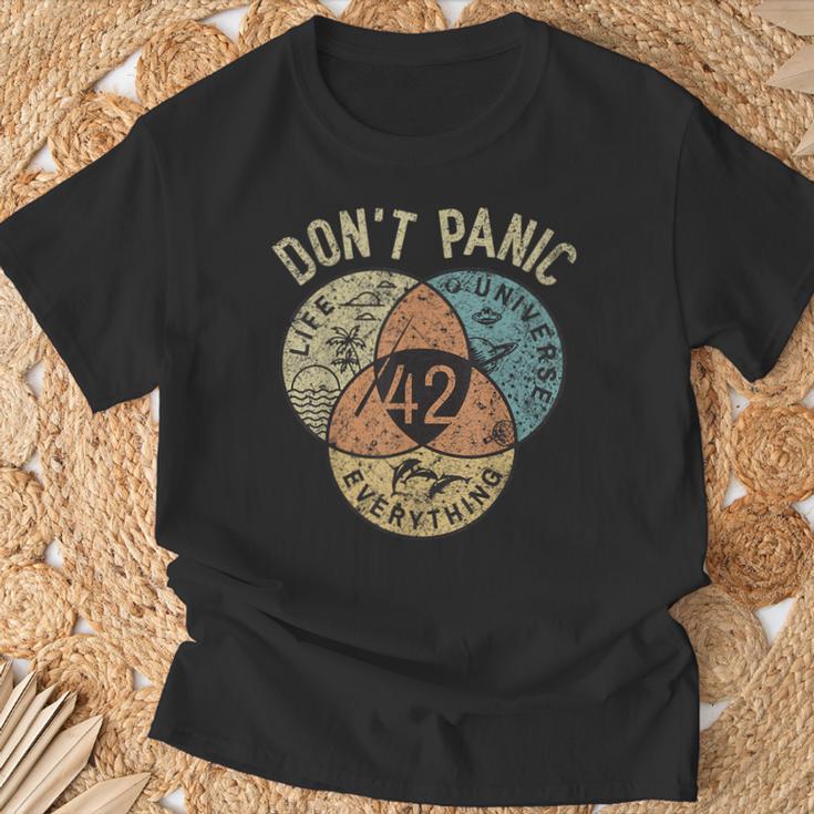 42 Antwort Auf Das Leben Das Universum Und Alles Keine Panik T-Shirt Geschenke für alte Männer