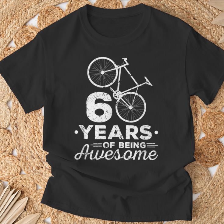 60 Years Of Being Awesome ロードバイク・サイクリングバイシクル Tシャツ 高齢者への贈り物