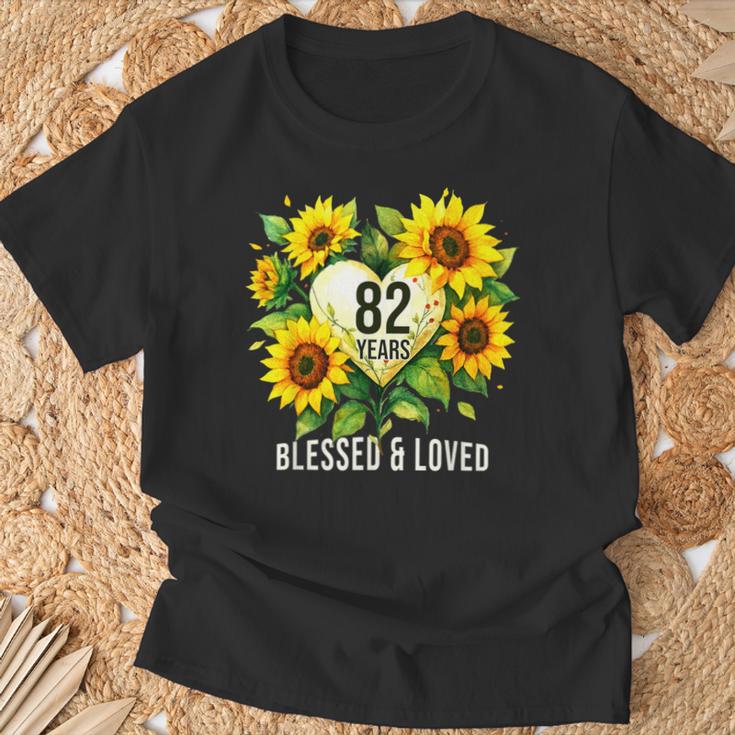 82歳 祝福された愛されたひまわりの花 ハート 82歳の誕生日 Tシャツ 高齢者への贈り物
