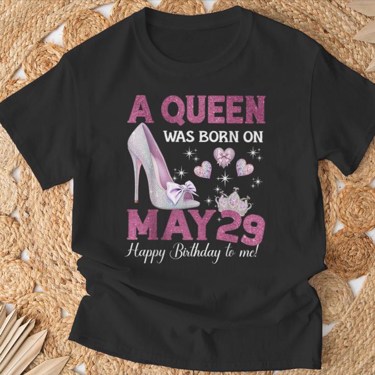 A Queen Was Born On 5月29日 ガーリー 誕生日 クイーン Tシャツ 高齢者への贈り物
