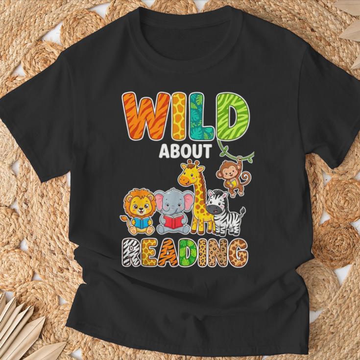 Animal Print For Boys Girls Kids Wild About Reading Books T-Shirt Gifts for Old Men