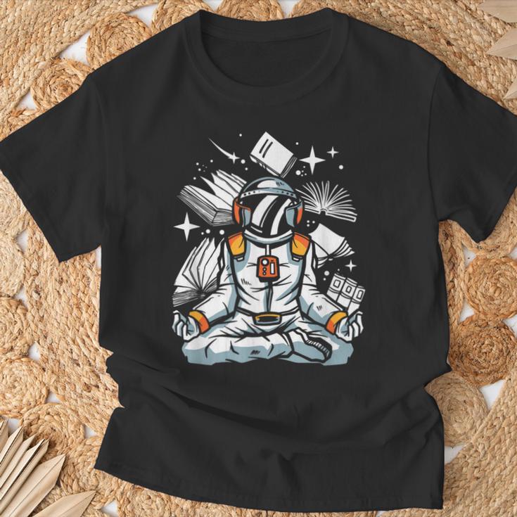 Astronaut Reader Books Lover Book Reading Nerd Literature T-Shirt Gifts for Old Men Astronaut Reader Books Lover Book Reading Nerd Literature T-Shirt Gifts for Old Men