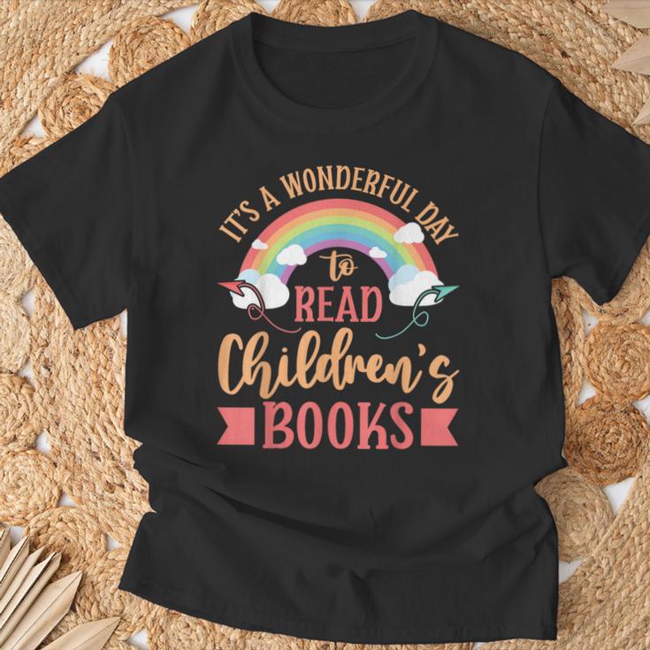 Avid Reader Children's Books T-Shirt Gifts for Old Men