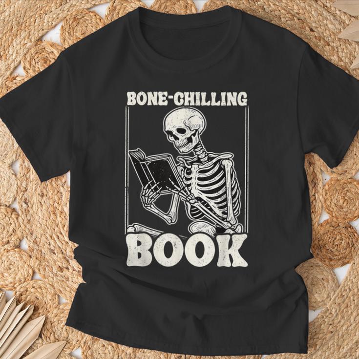 Bone-Chilling Book Skeleton Reading Bookworm Book Lovers T-Shirt Gifts for Old Men
